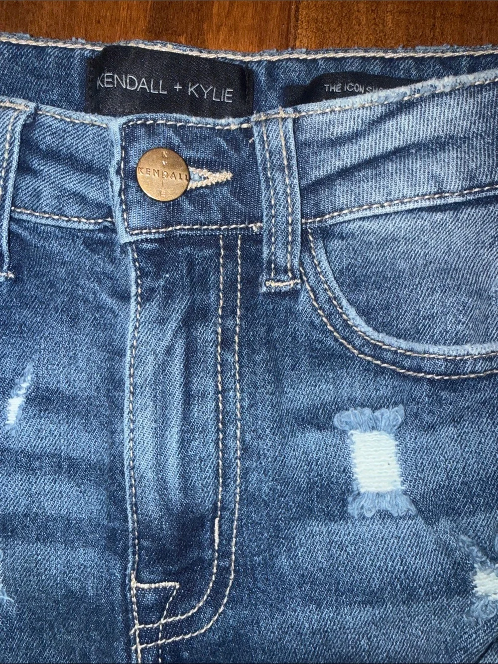 Kendall + Kylie Icon Denim Shorts distressed size 25 EUC